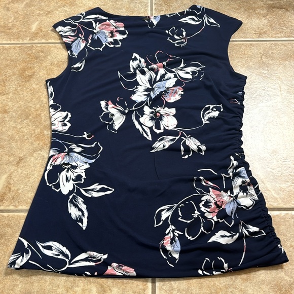 NWT top - Picture 5 of 7